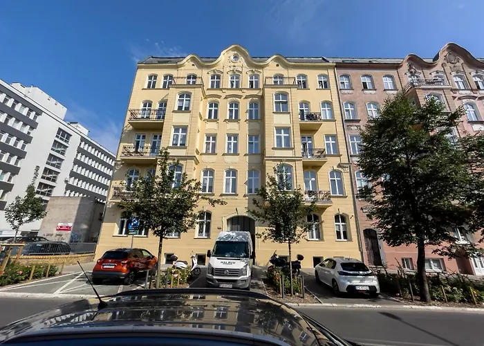Underground Level Studio Close To The Market Square In Poznan By Noclegi Renters