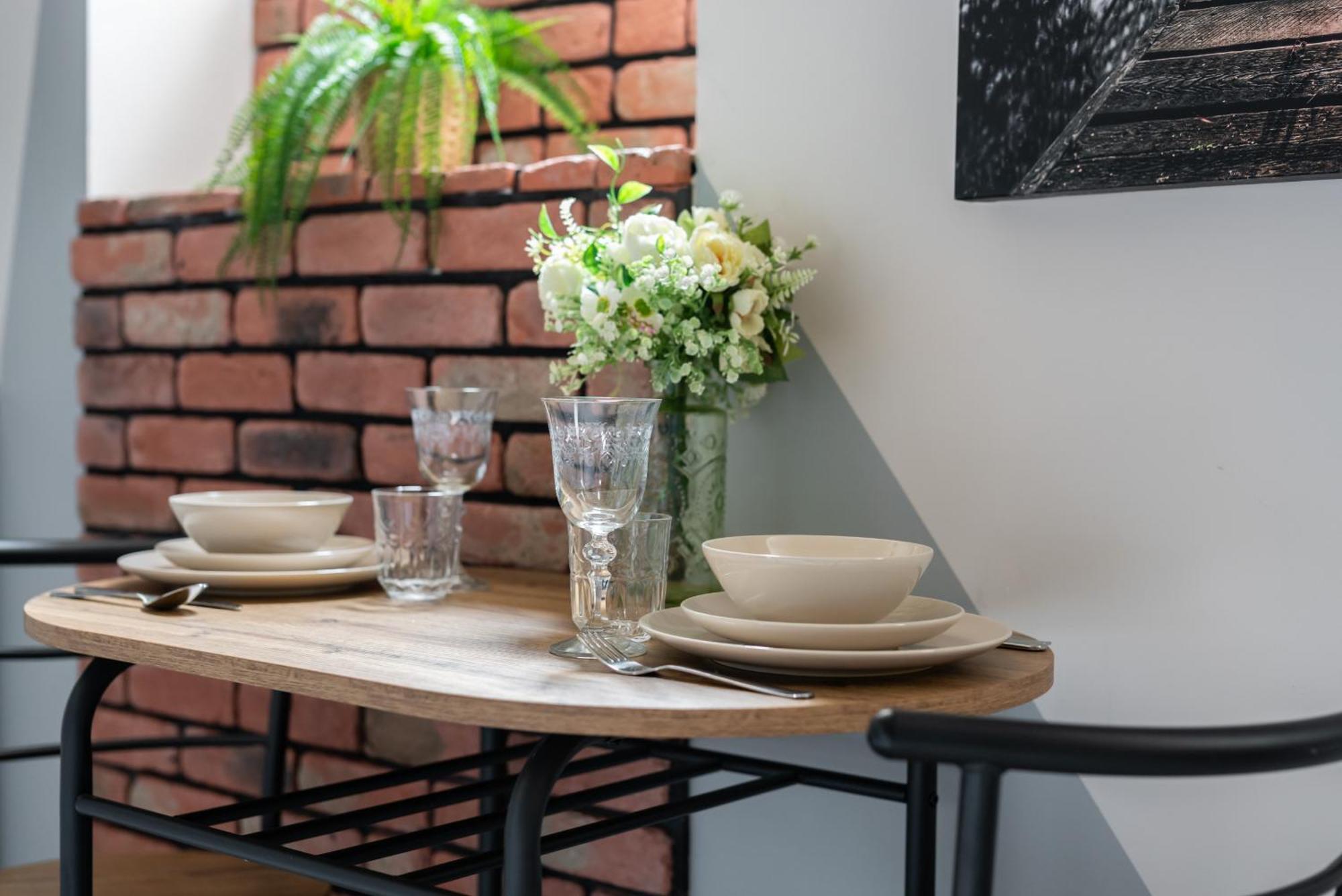 Apartment Underground Level Close To The Market Square In By Renters *