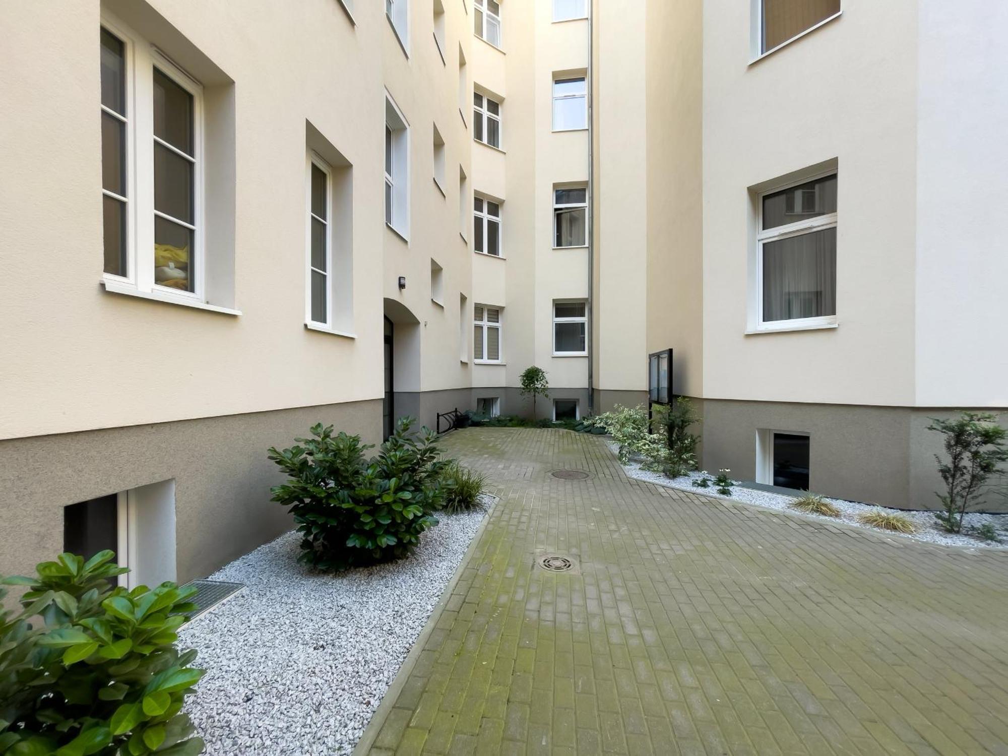 Apartment Underground Level Close To The Market Square In By Renters
