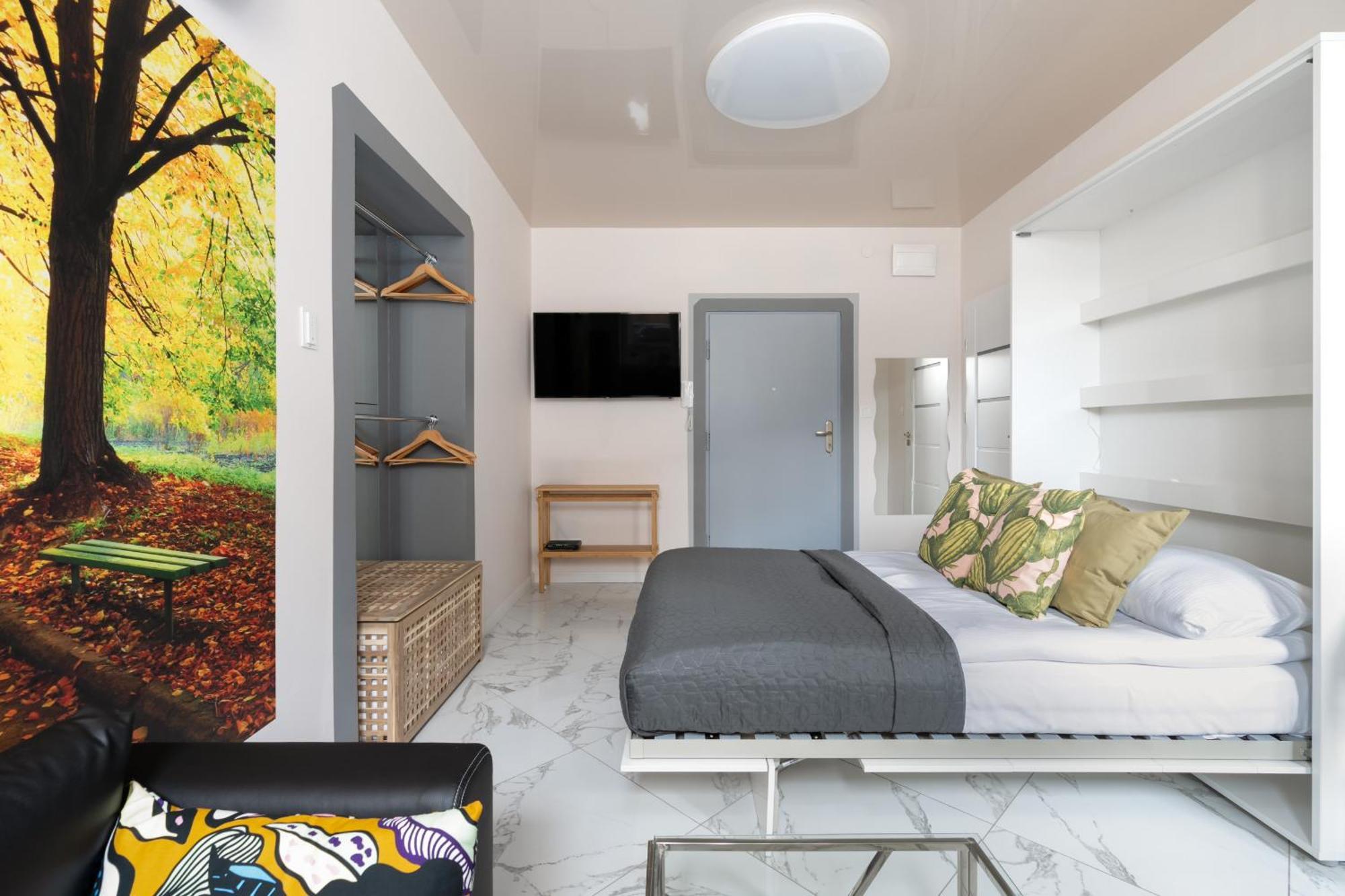 Underground Level Close To The Market Square In By Renters *