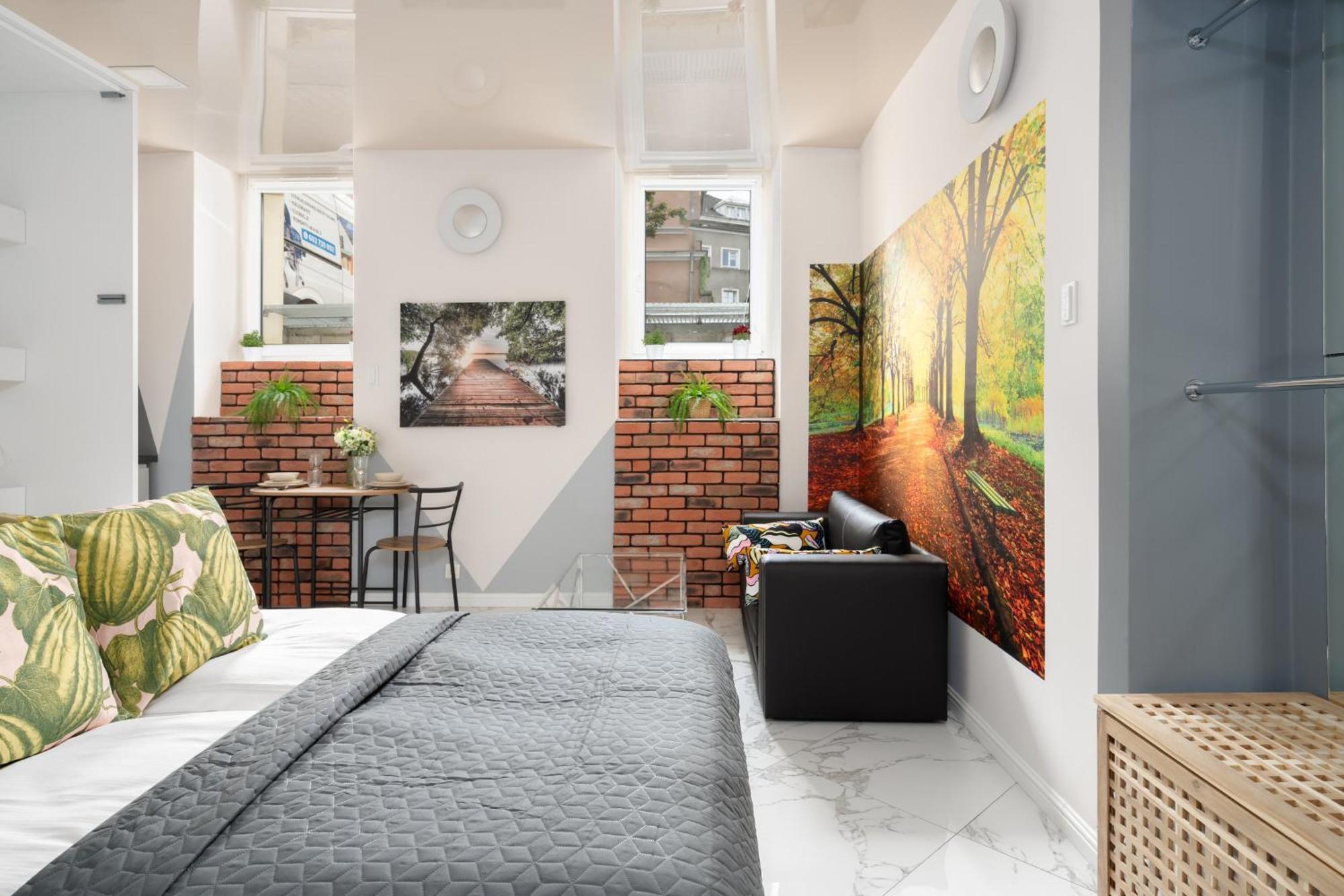 Apartment Underground Level Close To The Market Square In By Renters