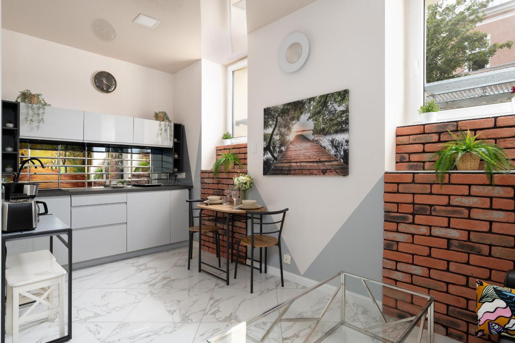 Underground Level Close To The Market Square In By Renters *